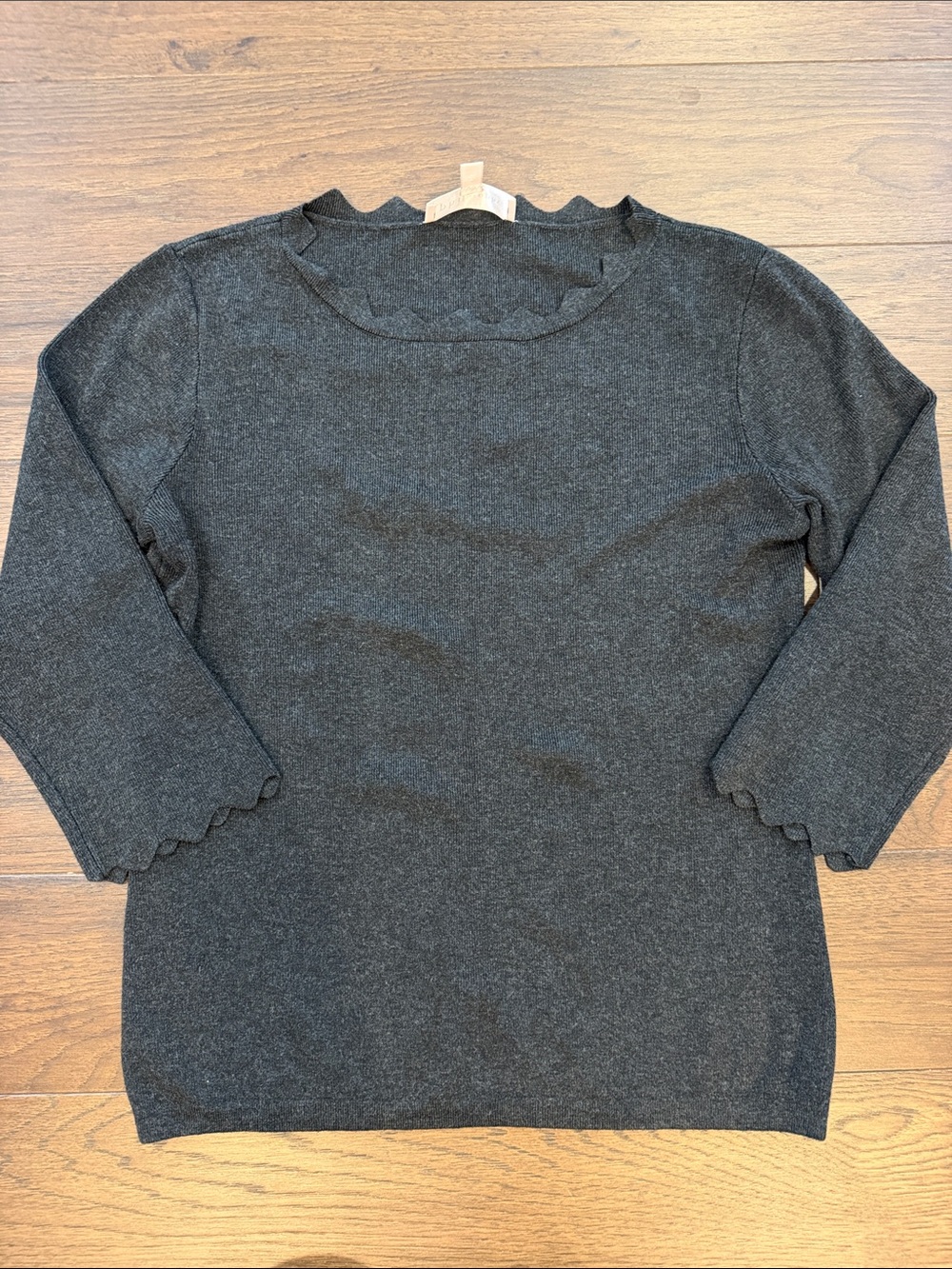 Philosophy Charcoal Scalloped Neck & Sleeve Knit Top Size Small - C76-089